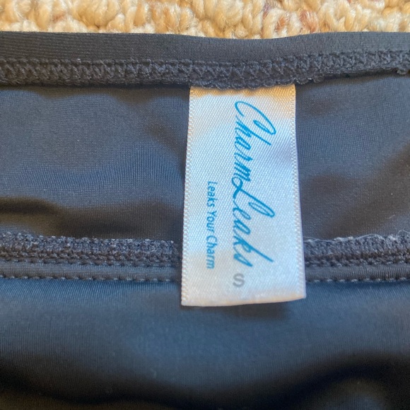Women’s Charm Leaks swim mini bottom skort size small in black. - Picture 5 of 9